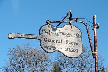 Old store sign in Ompah Ompah ON.JPG