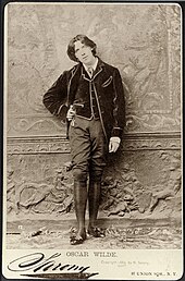 Oscar Wilde, author and playwright Oscar Wilde by Sarony 1882 12.jpg