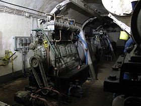 Les deux moteurs Diesel encore présents (le troisième a explosé en 1961), qui servaient à produire l'électricité.