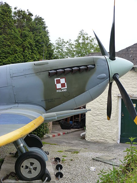 File:PL279 Sitfire Replica, St Mawgan 2 6 11 (5796368044).jpg