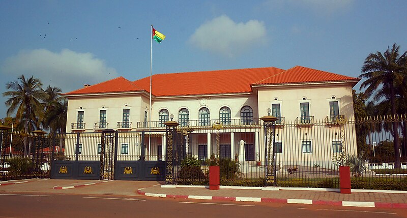 File:Palácio Presidencial em Bissau (2).jpg