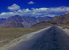 Pamir road 1.jpg