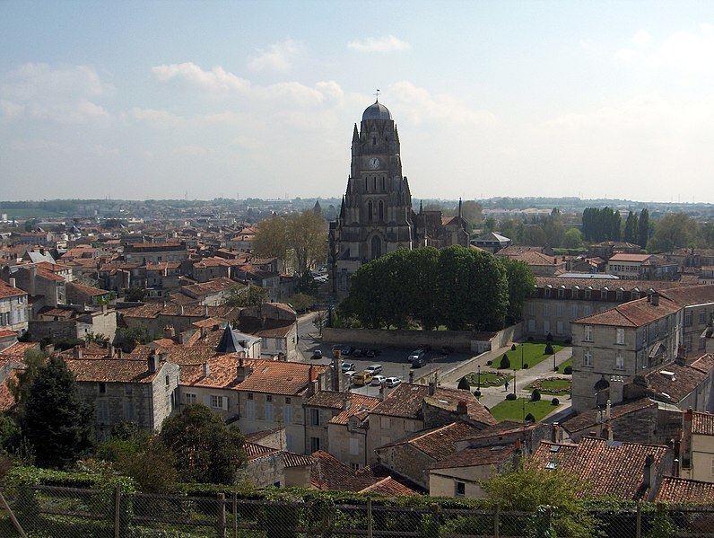 File:Panorama Saintes.JPG