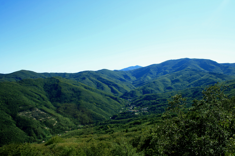 File:Panoramica di Bormida e del Monte Settepani.png