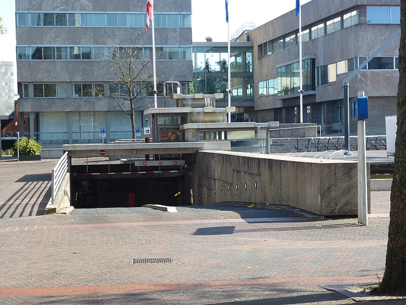 File:Parkeergarage Stadhuisplein Eindhoven.JPG