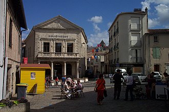 A town centre location during FLIP 2010. Parthenay FLIP 2010 3.JPG