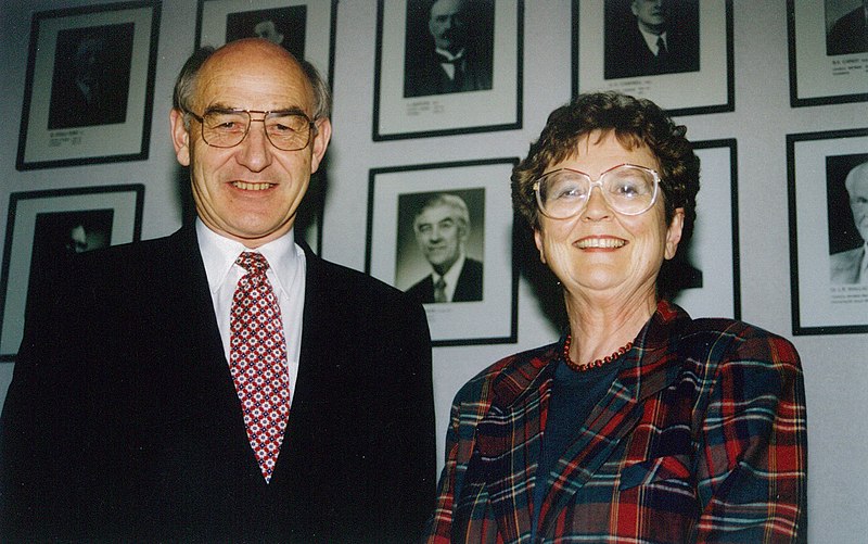 File:Paul Rieger and Morva Croxson.jpg