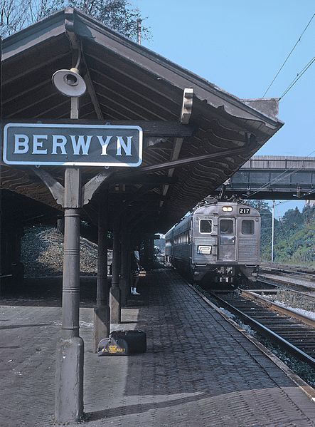 File:Penn Central 217 at Berwyn station, August 16, 1970.jpg