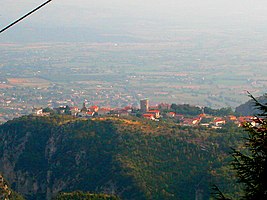 Piana di Castello Matese Caserta vista sul paese.jpg