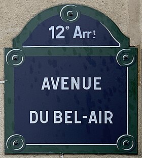 Voir la plaque.