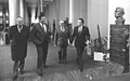 Podpredseda vlády Slovenskej socialistickej republiky Štefan Murín (tretí zľava) pri prehliadke tretej budovy Matice slovenskej, počas svojej návštevy v MS v Martine 9. 11. 1988