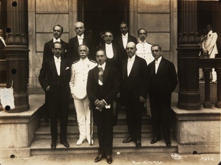 President Artur Bernardes (1922-1926) and ministers of state, 1922. National Archives of Brazil.