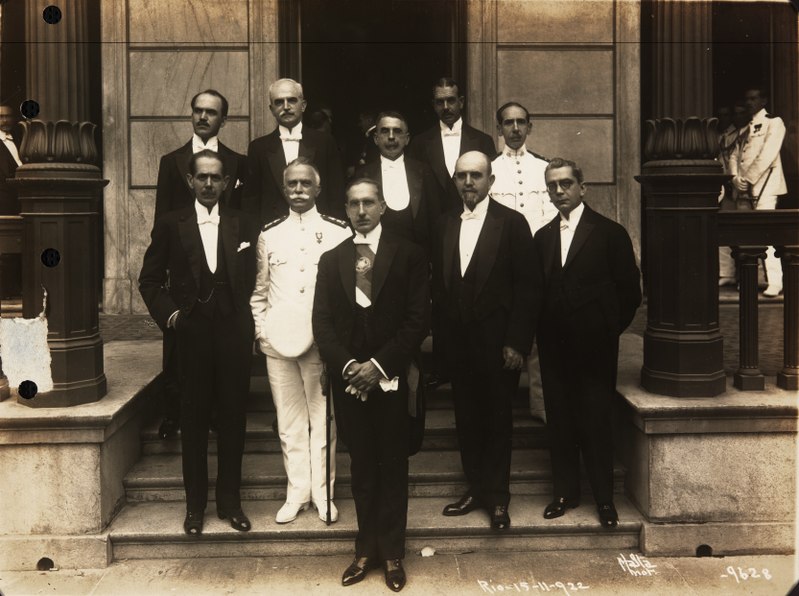 File:Presidente Artur Bernardes e ministros de Estado.tif