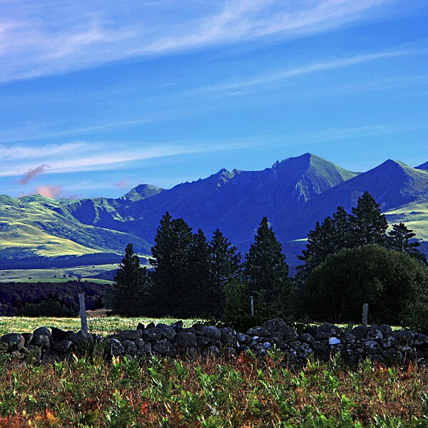 File:Puy de Sancy, Auvergne.jpg