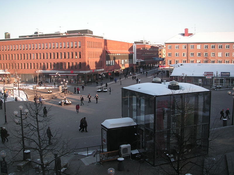 File:Raadhustorget Umea.jpg