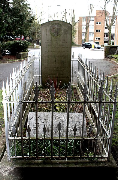 File:Robert FitzRoy's Grave.JPG