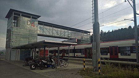 Root D4 railway station