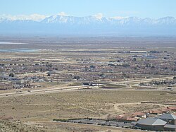 Rosamond, CA'nın bir bölümünün görünümü