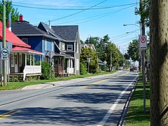 Pont street in Saint-Lambert, is marked as Route 218.