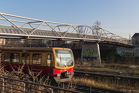 S Bahn unter dem Alfred Lion Steg 20151229 43