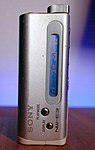 Archivo:2011 Sony WM MP3 NWZ-B163FR active-display.jpg - Wikipedia, la  enciclopedia libre