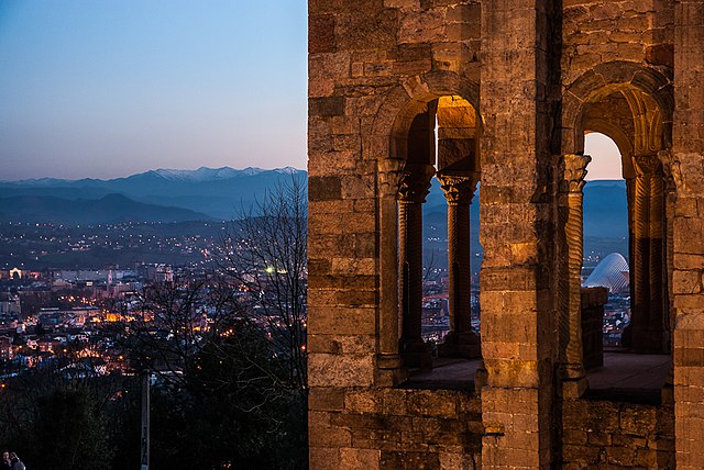 2/04: Monte Naranco (perrománico), Palacio Princípe Letizia, MUMI, Bueño - EL PARAÍSO ESTÁ EN ASTURIAS (15)