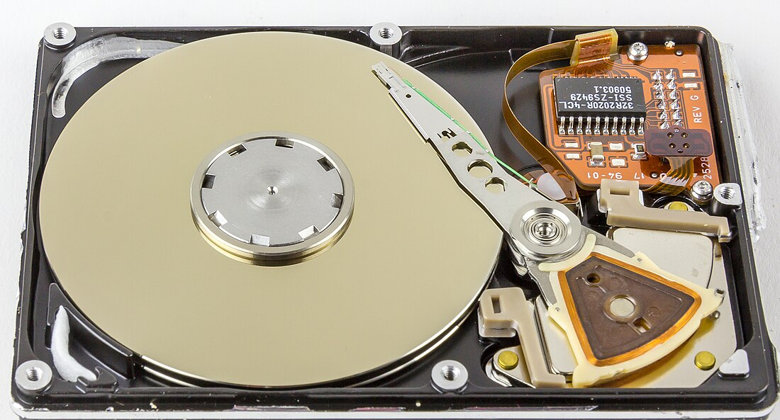 File:Seagate ST9300AG - opened. Platter and head mechanics-9324.jpg