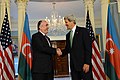 Госсекретарь Керри выступил с речью перед министром иностранных дел Азербайджана Мамедъяровым.jpg