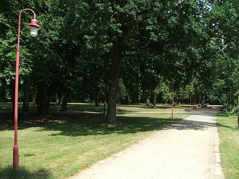 File:Stadtpark Falkenberg.JPG