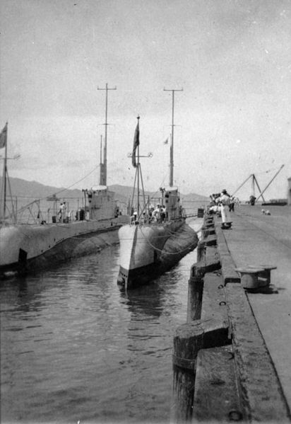 File:StateLibQld 2 247294 Oxley and Otway submaries anchored in Townsville, Queensland, 1929.jpg