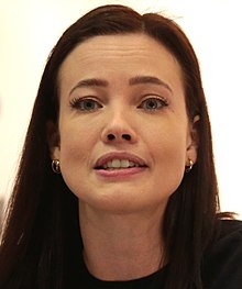 Stefani Korneliussen (kesilgan) .jpg