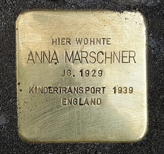 File:Stolperstein Forster Str 36 (Kreuz) Anna Marschner.jpg