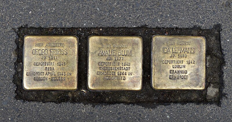 File:Stolpersteine Würzburg Domerschulstrasse 21.jpg