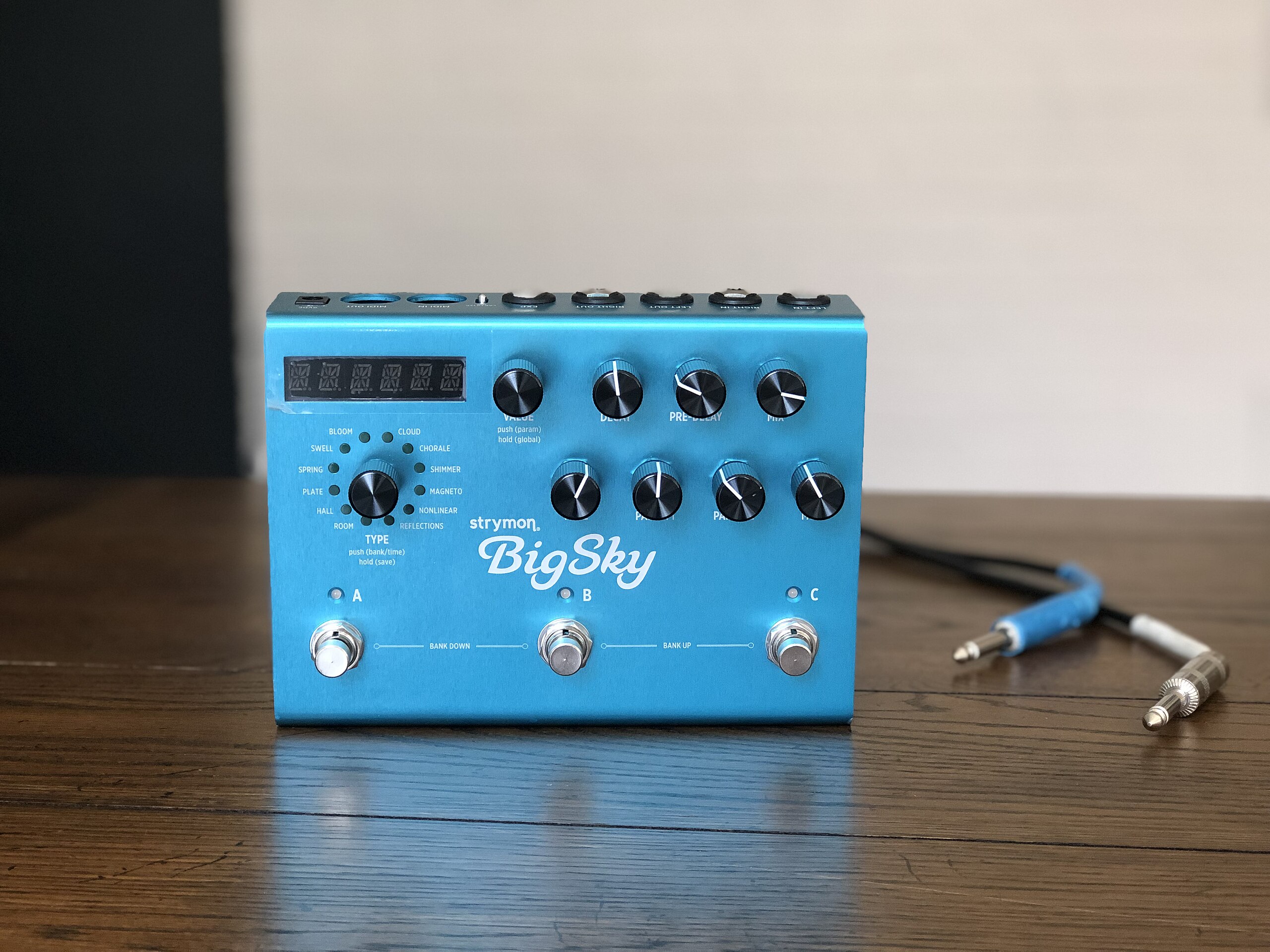 File:Strymon BigSky Reverb Pedal (32454452117).jpg - Wikimedia Commons