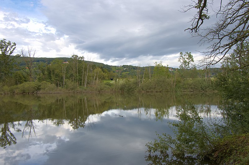 File:Stubenberg - Vockenberg - Schlosspark Schielleiten - 2022 09 11-2.jpg