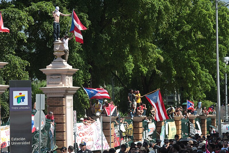 File:Student Strike presence on fence.jpg