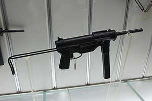 Submachine Gun (9885239386).jpg