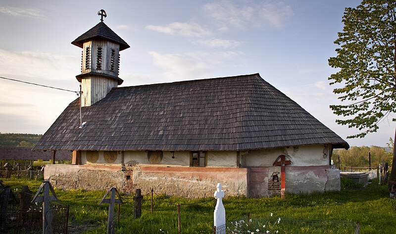 File:Târgu Gângulesti VL bis lemn.S.jpg