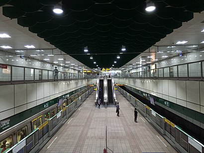 Taipei MRT Wanlong Station 2020-10-29.jpg