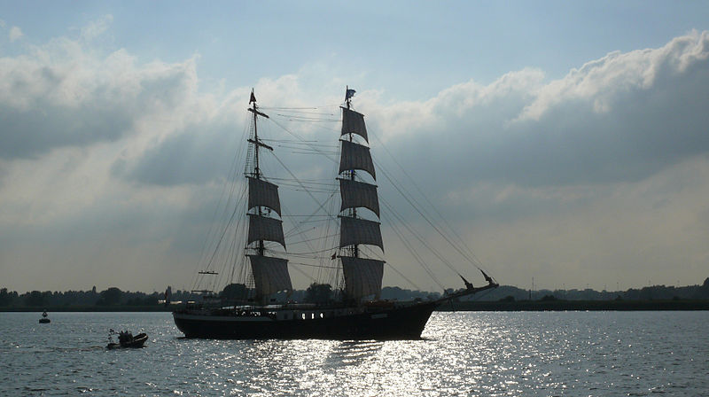 File:Tall ships antwerp 2010 mercedes 02.jpg