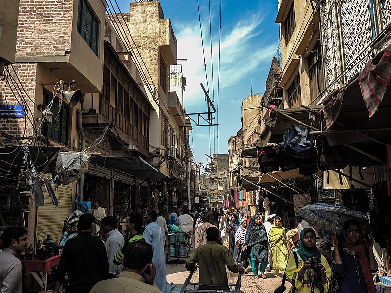 File:The Bazaar outside Wazir Khan Mosque.jpg