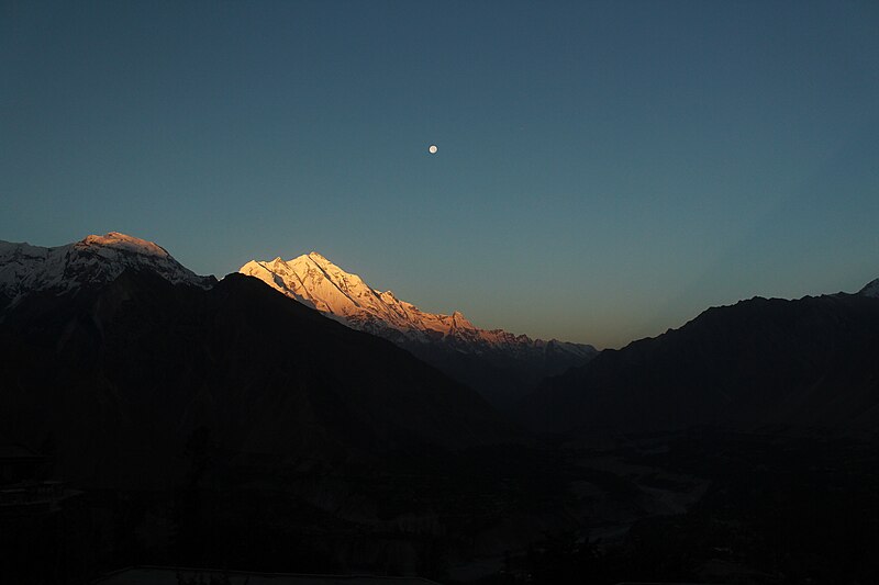 File:The golden peak hunza.JPG