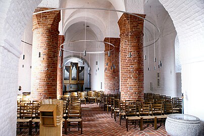 Thorsager Kirkes indre - kig til orgel