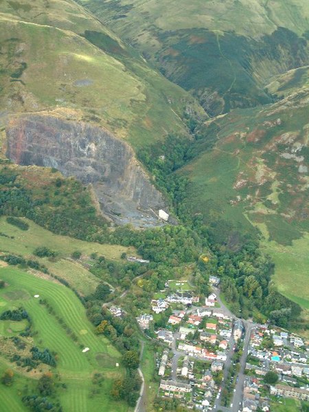 File:Tillicoultry Quarry and Mill Glen from the air - geograph.org.uk - 94760.jpg