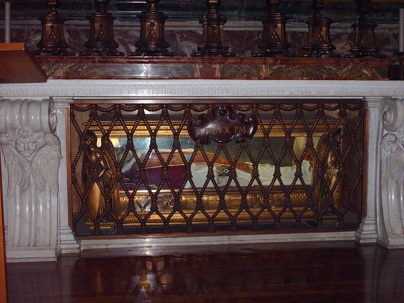 File:Tomb of pope Pius X.jpg