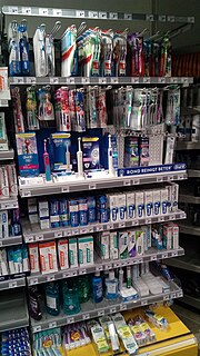 Thumbnail for File:Toothbrushes and toothpastes at the Jumbo, Oude Pekela (2019) 02.jpg