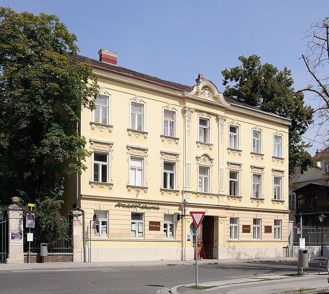 File:Town Library office - Baden.jpg