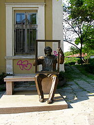 Tsanko Lavrenov Sculpture Plovdiv.jpg