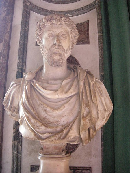 File:Versailles, busto di marco aurelio.JPG