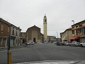 Via Dante Alighieri e chiesa parroccchiale di San Nicolò (Castagnaro).jpg